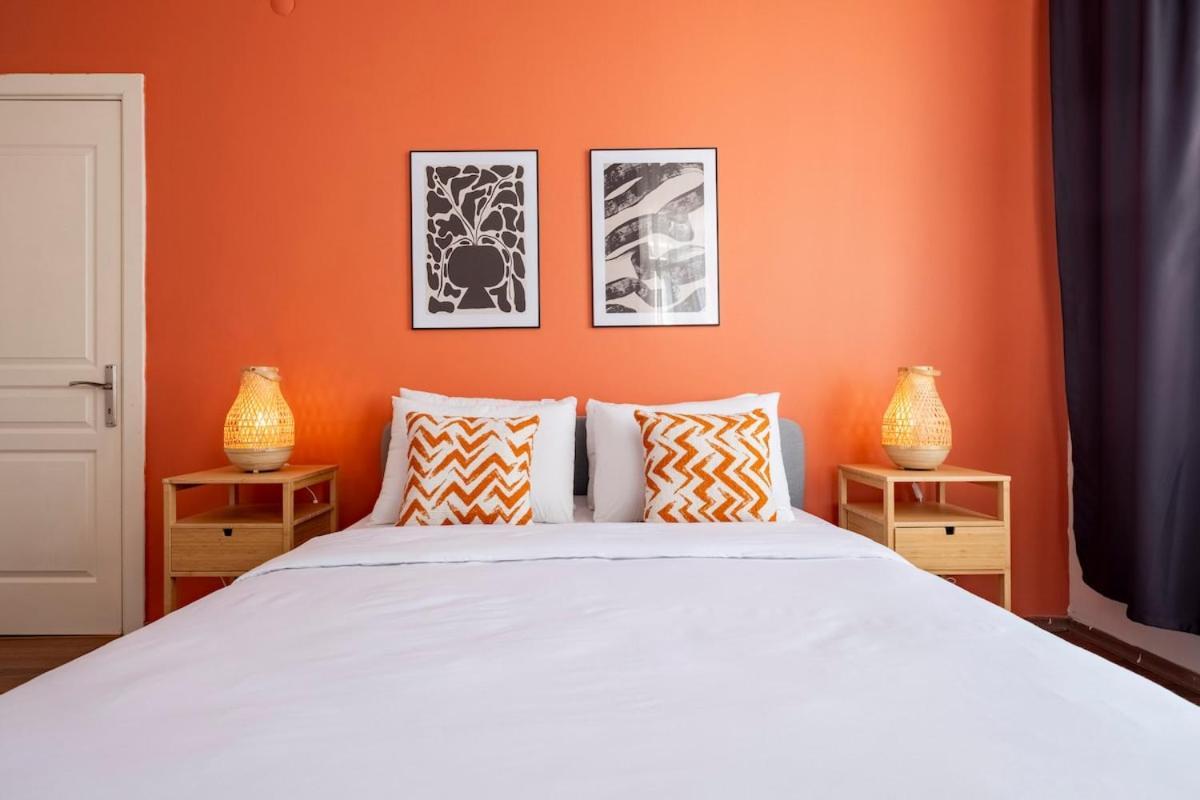 High-ceiling Three-bedroom * Istanbul